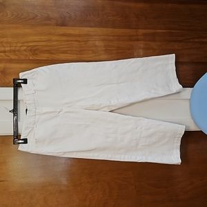 BRIGGS NEW YORK White Stretch Capris Size 10